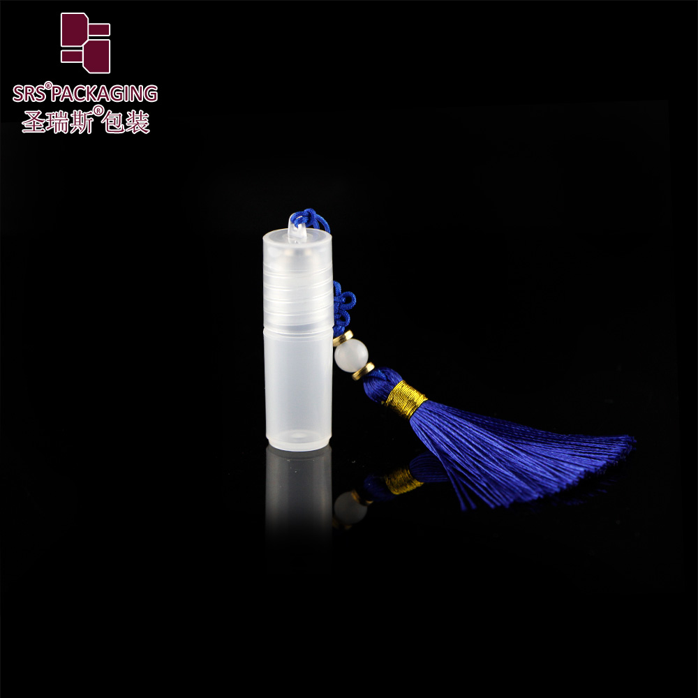 Wholesaler 5ml fancy Plastic Perfume Roll On bottle With Chinese Tassel