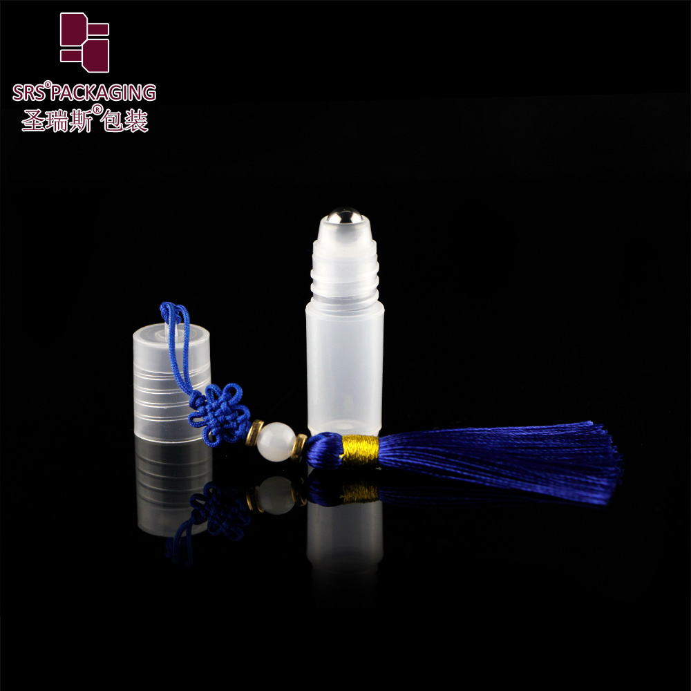 Wholesaler 5ml fancy Plastic Perfume Roll On bottle With Chinese Tassel