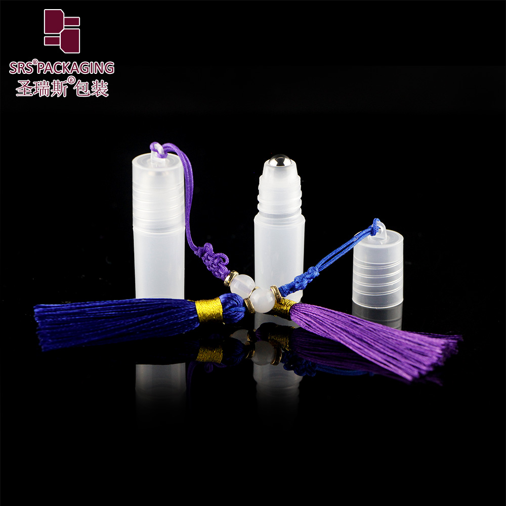 Wholesaler 5ml fancy Plastic Perfume Roll On bottle With Chinese Tassel