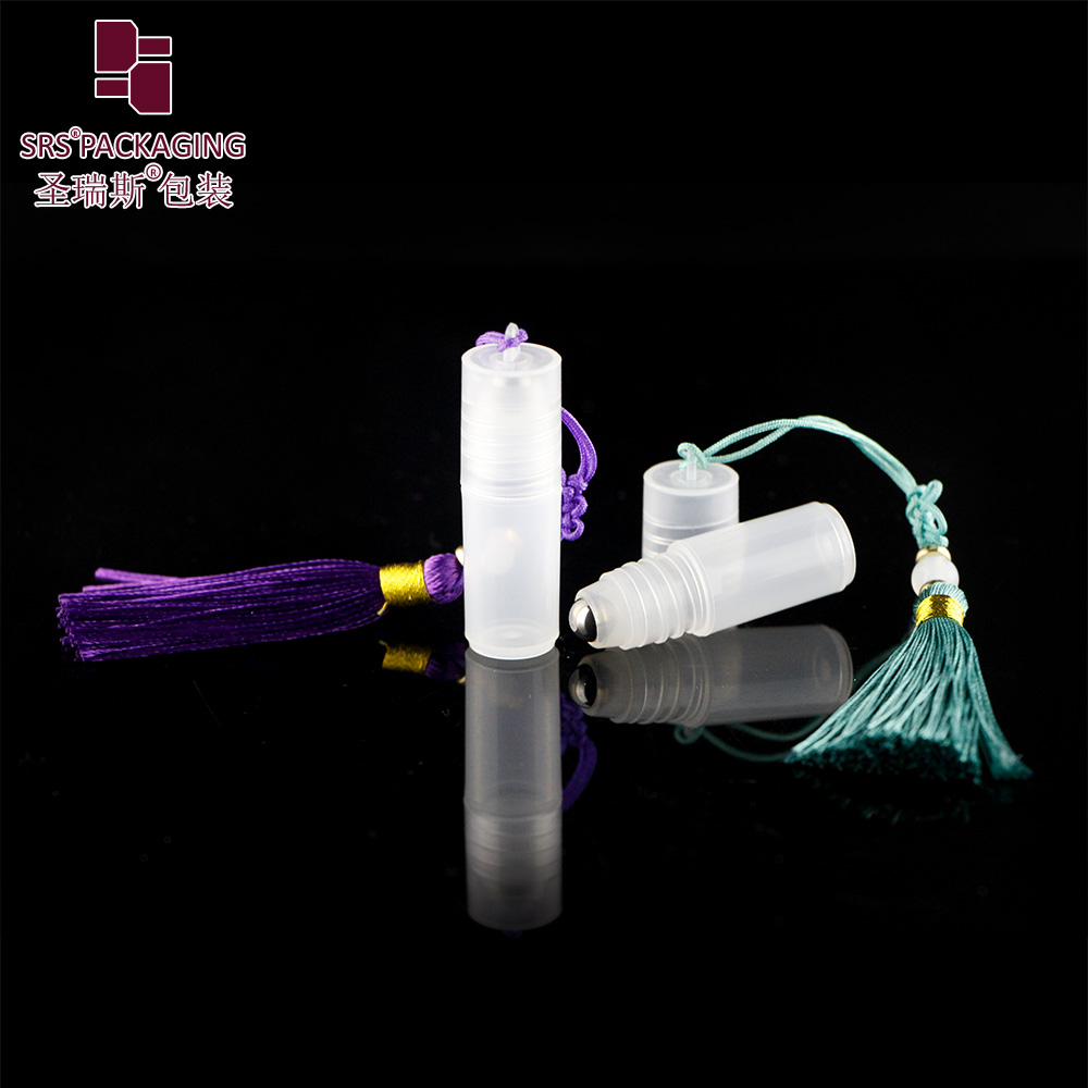 Wholesaler 5ml fancy Plastic Perfume Roll On bottle With Chinese Tassel
